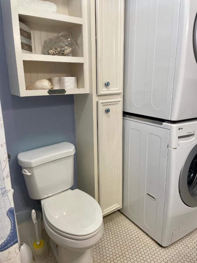 Seablue Cottage - Downstairs; 2 Blocks To The Beach Galveston Exterior foto