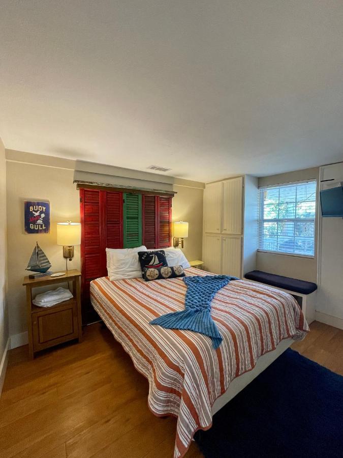 Seablue Cottage - Downstairs; 2 Blocks To The Beach Galveston Exterior foto